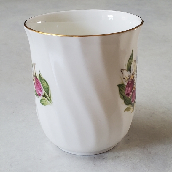 Prince Edward Island Souvenir Mug Vintage Fine Bone China by Duchess England - Picture 2 of 8